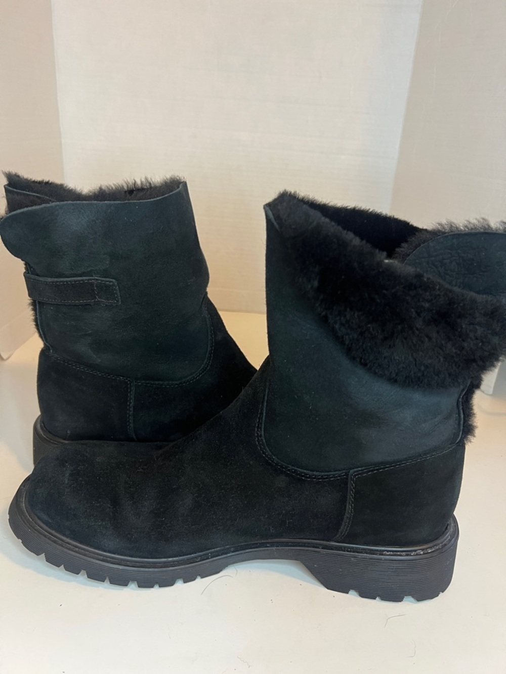 La CANADIENNE Black Hadley Suede Fur-Trim Lace-Up Ankle Boots - Picture 6 of 7
